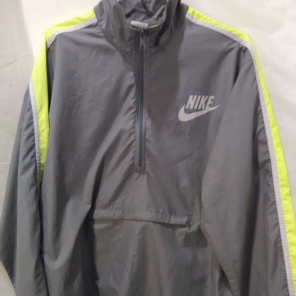 Nike Men's Jacket/Coat Pullover Windbreaker Color Gray/Yellow Size Large